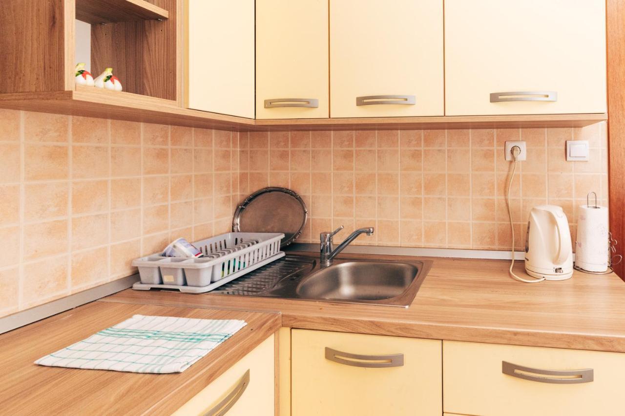 Apartments Lucija Слуни Экстерьер фото