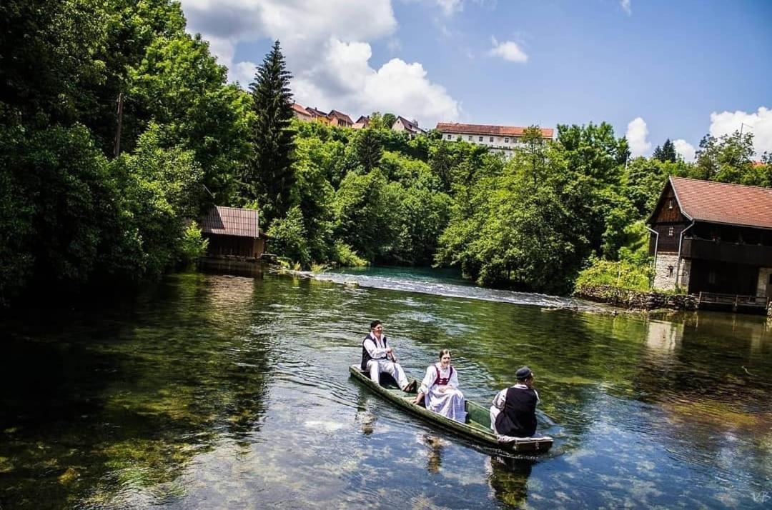 Apartments Lucija Слуни Экстерьер фото