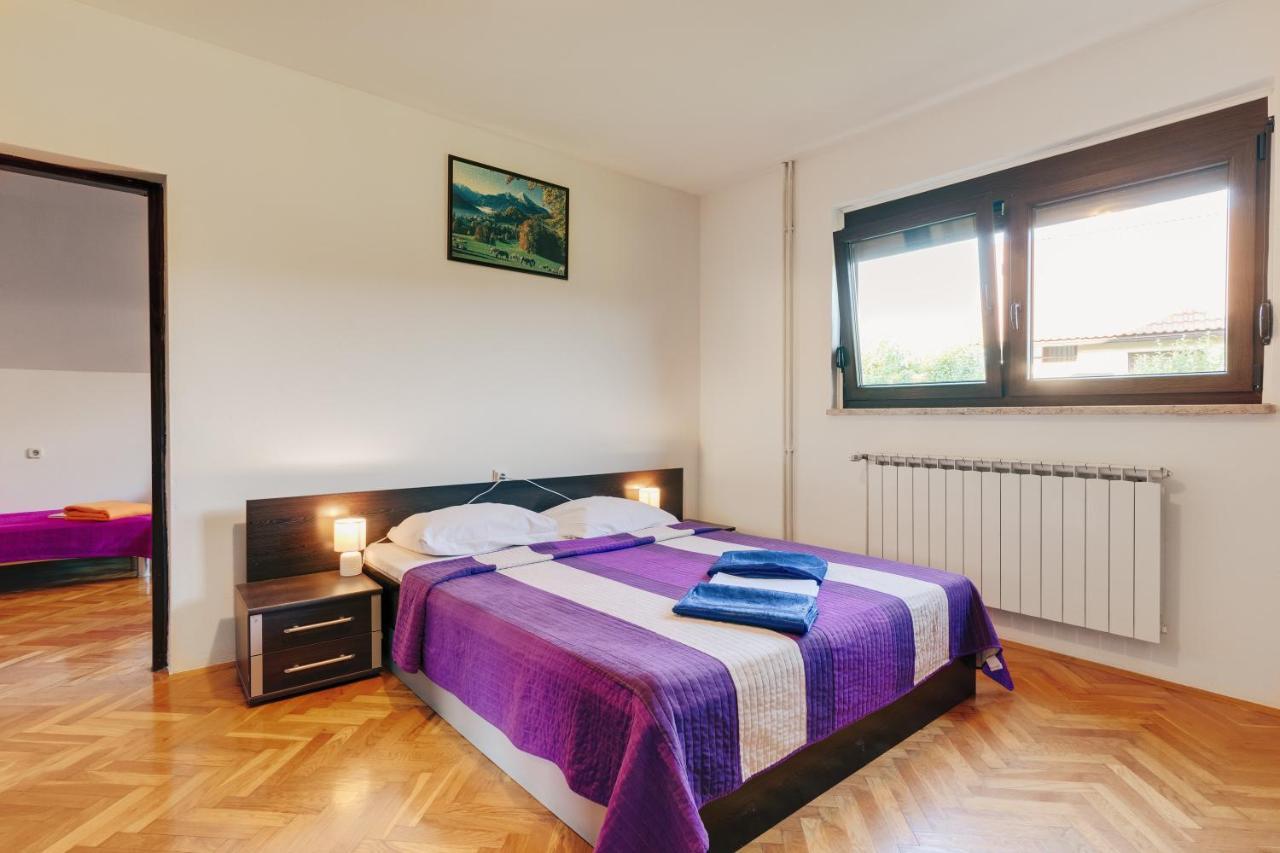 Apartments Lucija Слуни Экстерьер фото