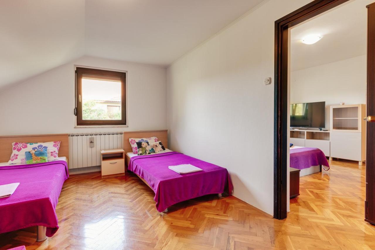 Apartments Lucija Слуни Экстерьер фото