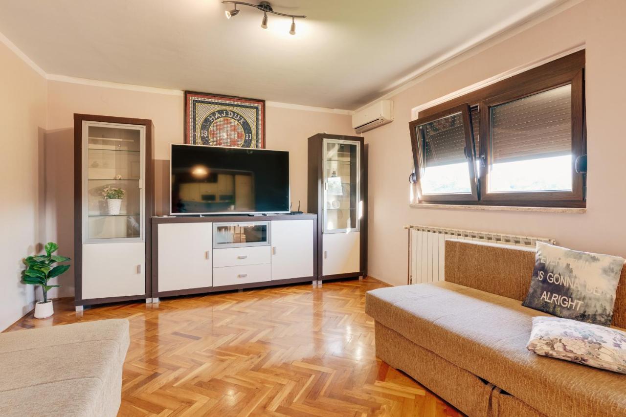Apartments Lucija Слуни Экстерьер фото