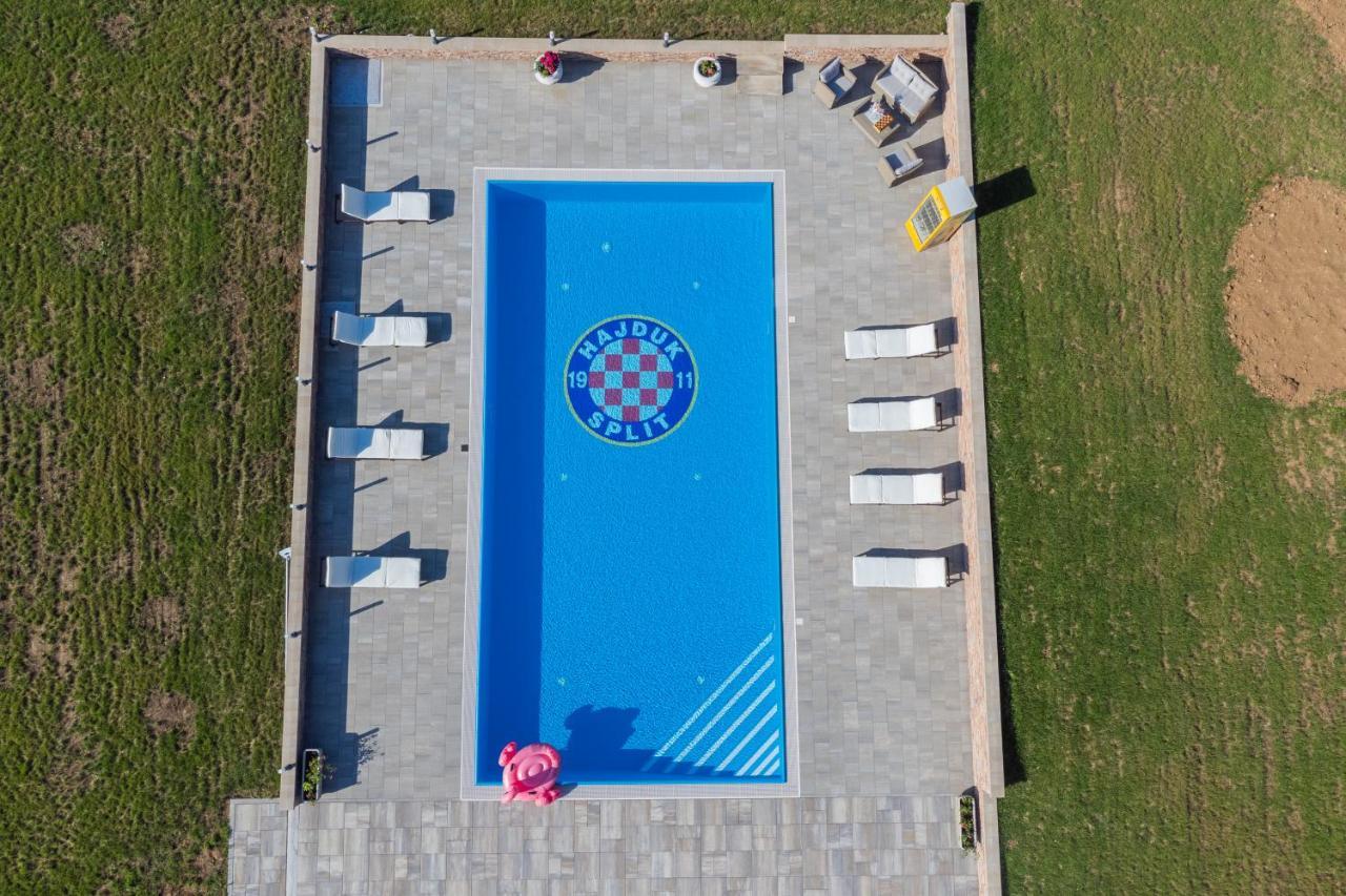 Apartments Lucija Слуни Экстерьер фото