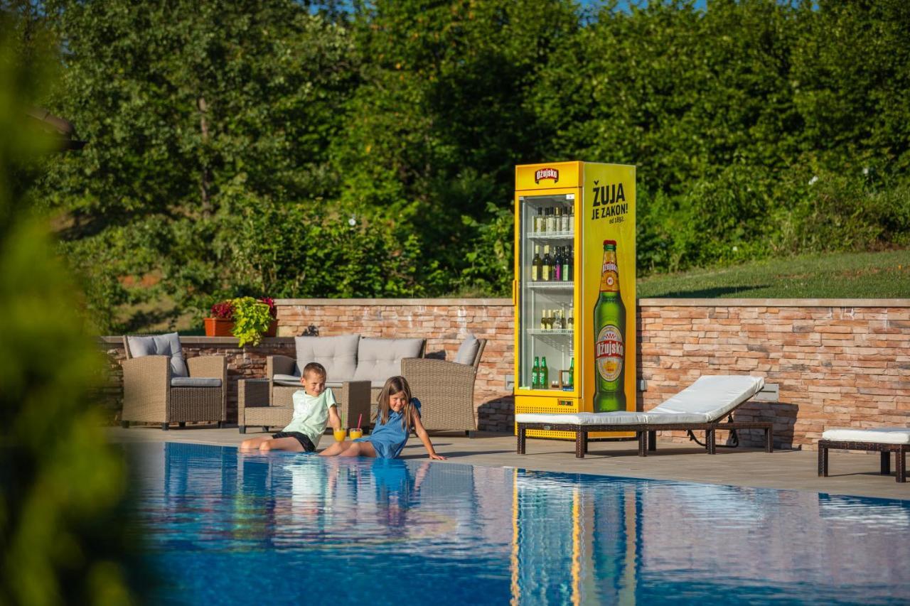 Apartments Lucija Слуни Экстерьер фото