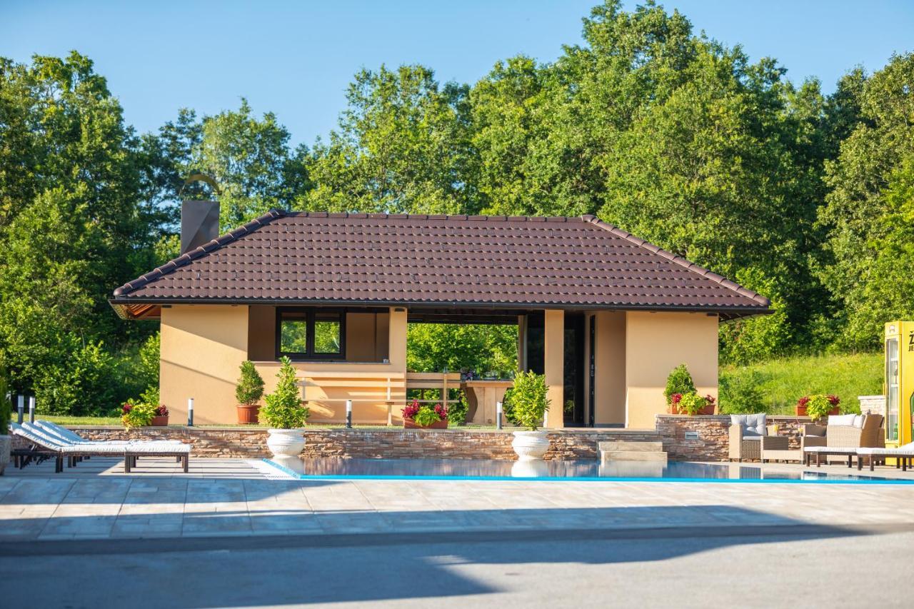 Apartments Lucija Слуни Экстерьер фото