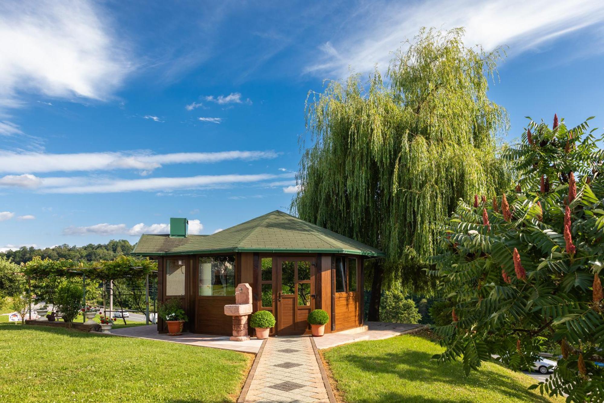 Apartments Lucija Слуни Экстерьер фото